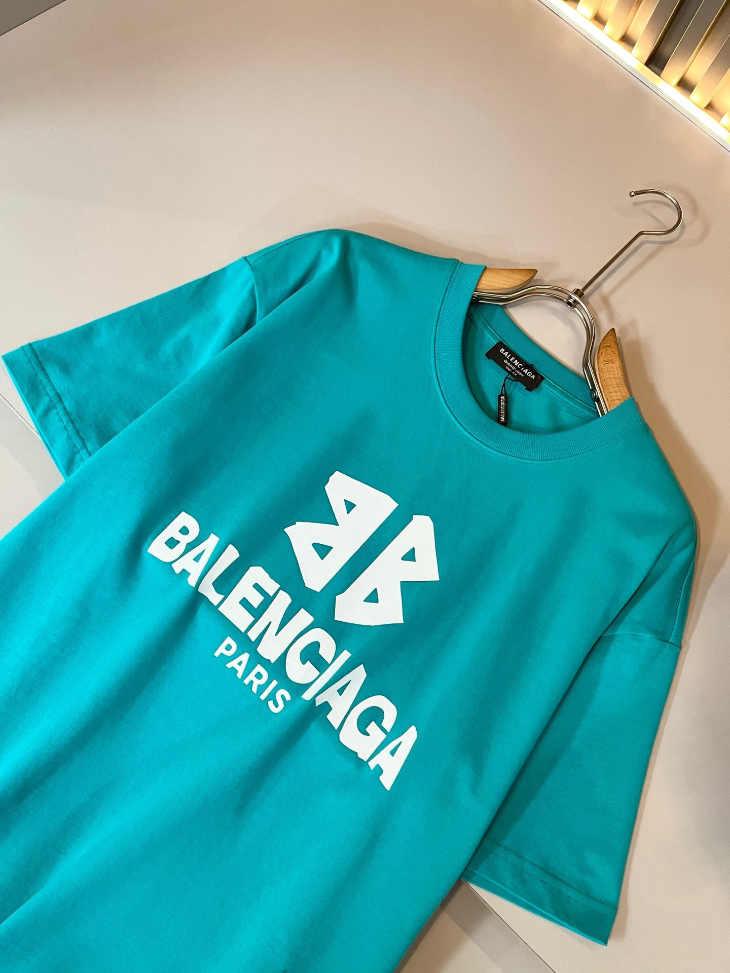 BALENCI*GA巴黎*家 2026春夏新款男女同款👫短袖T恤！走秀图案印花时尚休闲短袖T恤衫！设计logo压胶设计！