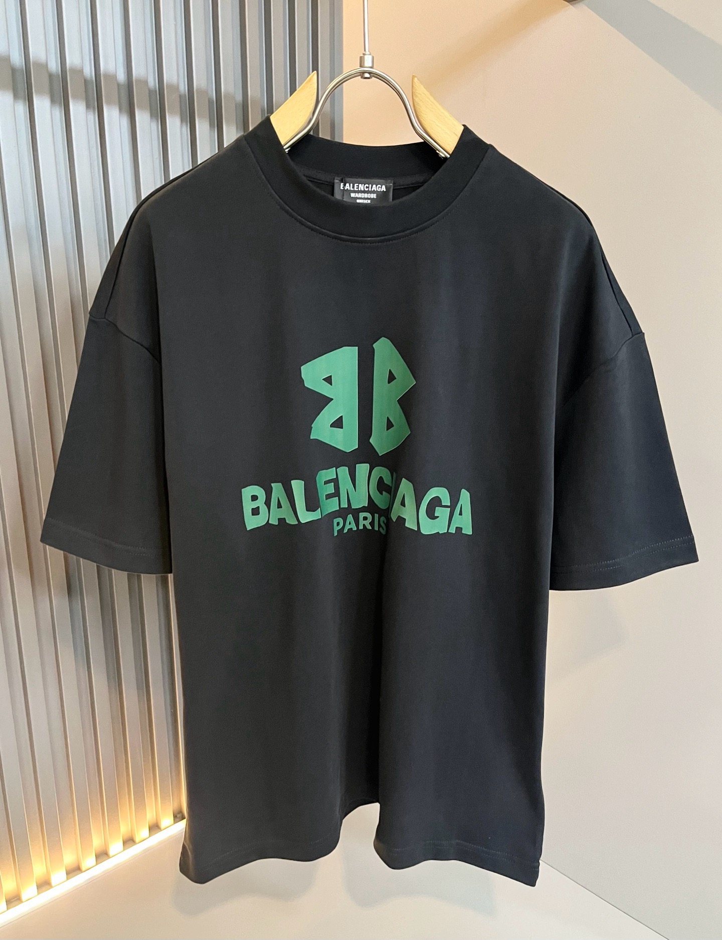 BALENCI*GA巴黎*家 2026春夏新款男女同款👫短袖T恤！走秀图案印花时尚休闲短袖T恤衫！设计logo压胶设计！