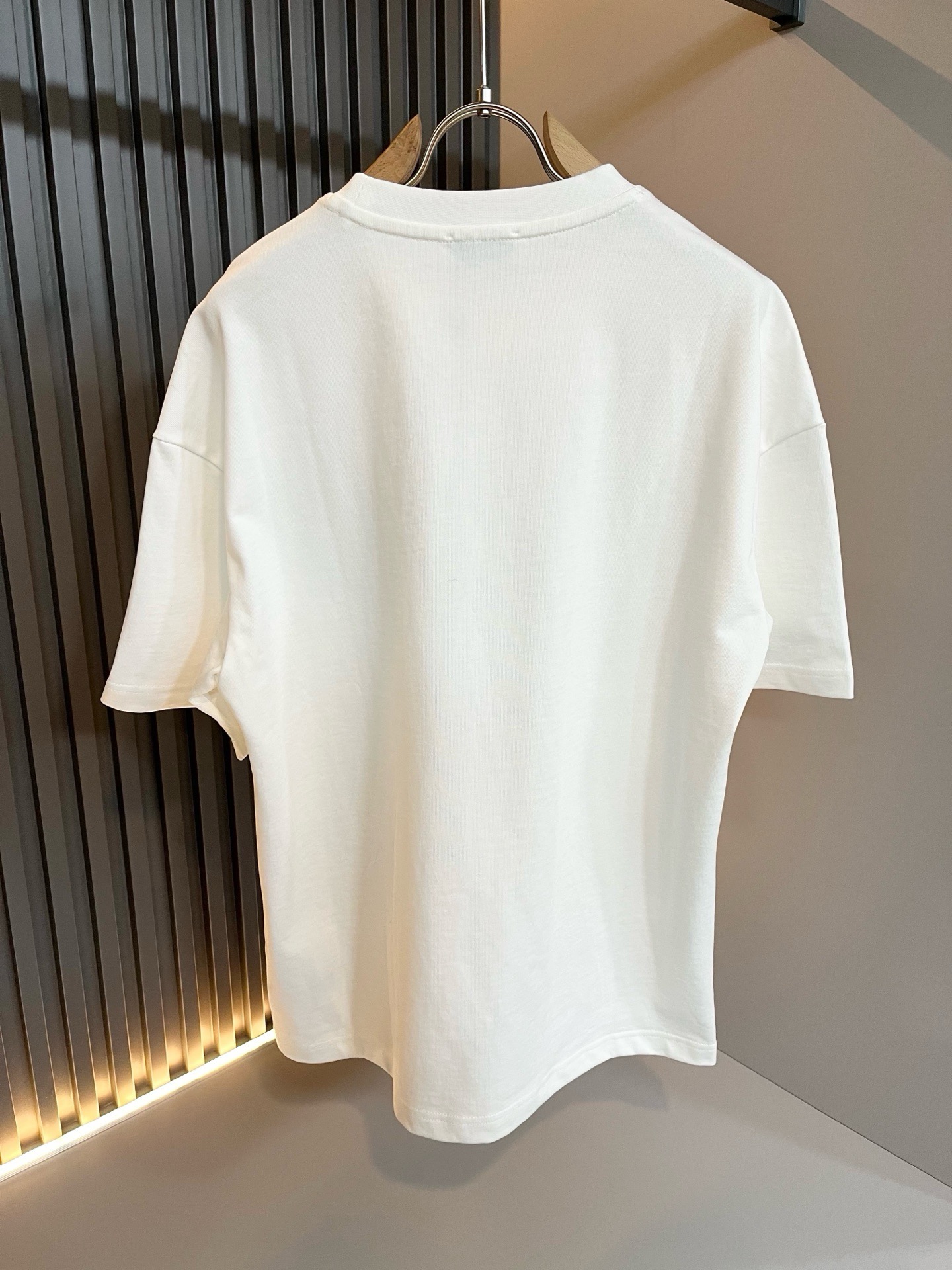 Moncler蒙家 2026春夏最新男女同款👫贸易订单短袖T恤，全品相！！网红款！采用logo图案植绒设计！上身舒适透气