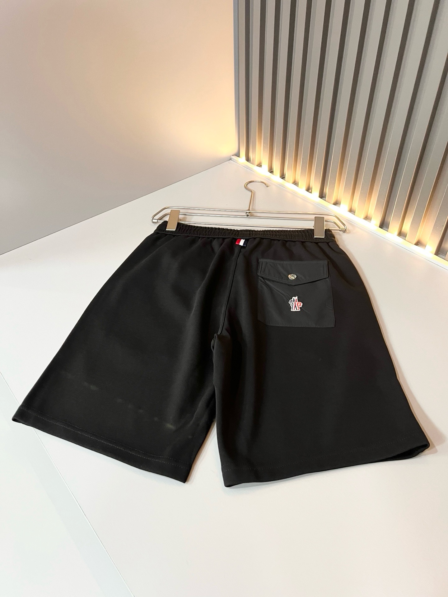 Moncler蒙家 2026春夏最新男女同款👫贸易订单休闲套装，全品相！！网红款！采用logo图案徽章设计！上身舒适透气