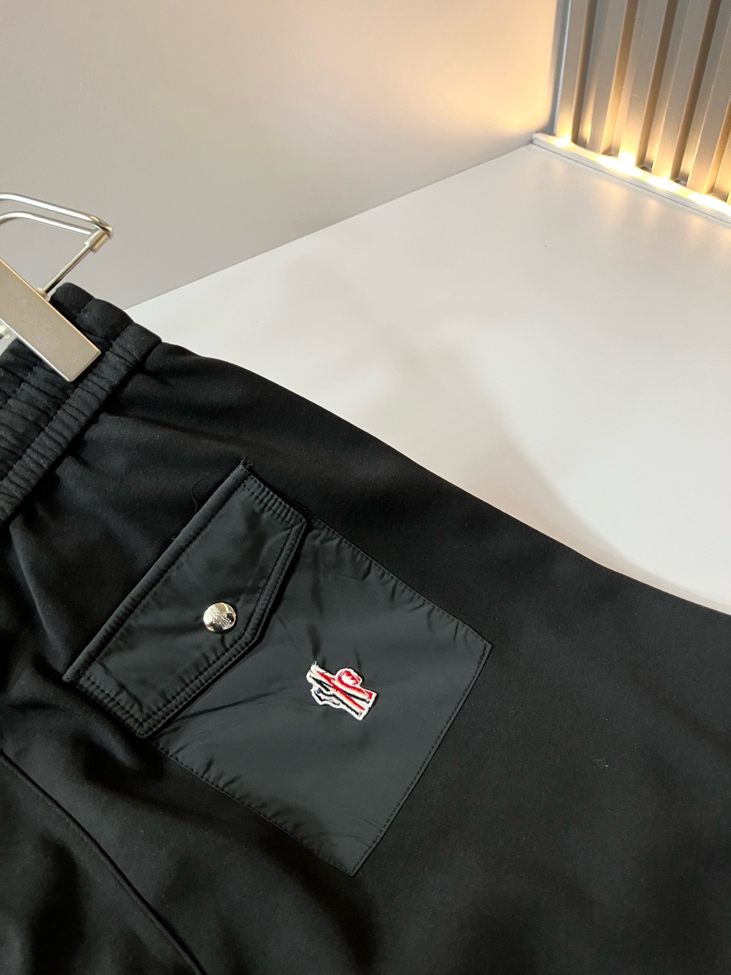 Moncler蒙家 2026春夏最新男女同款👫贸易订单休闲套装，全品相！！网红款！采用logo图案徽章设计！上身舒适透气