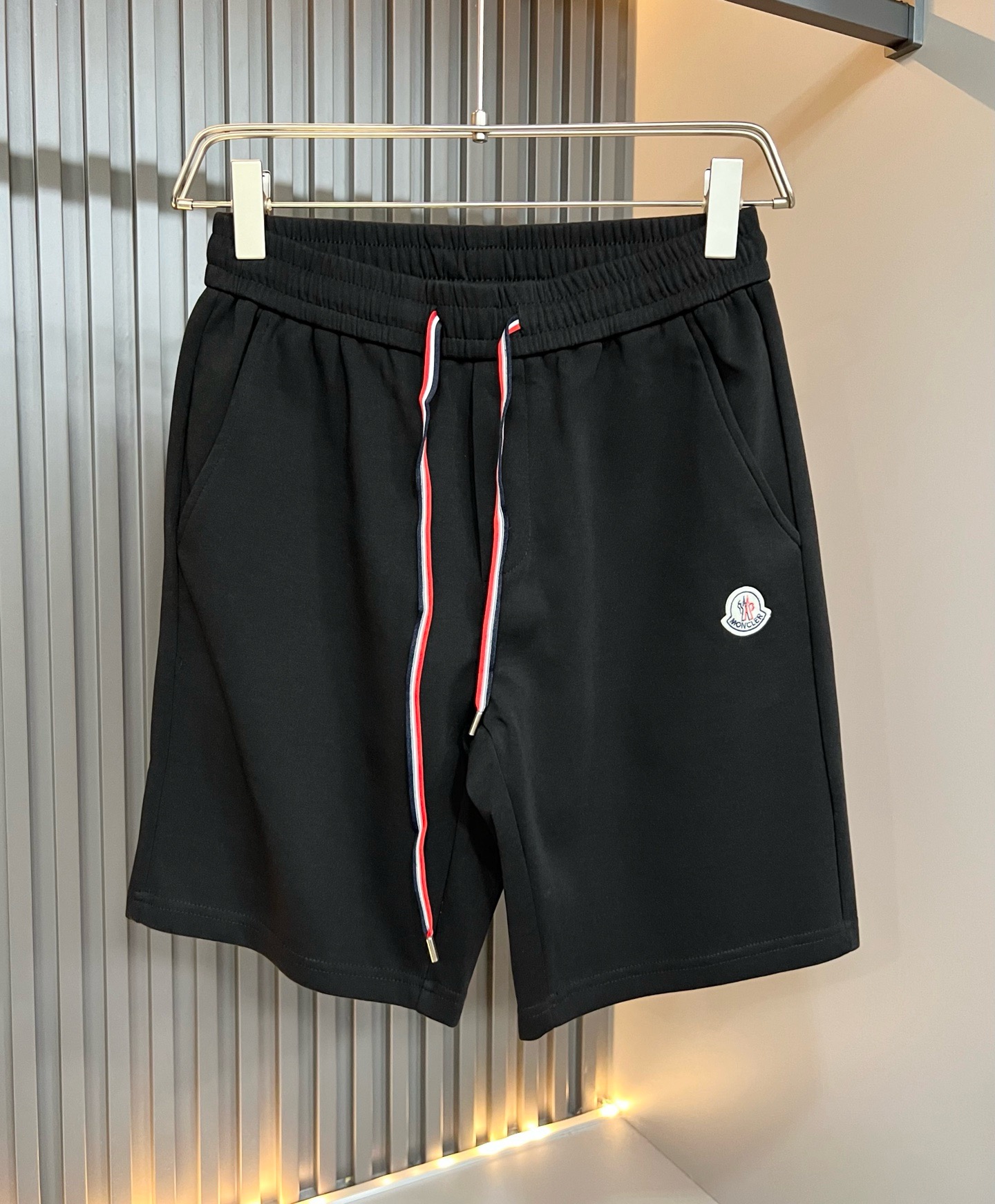 Moncler蒙家 2026春夏最新男女同款👫贸易订单休闲套装，全品相！！网红款！采用logo图案徽章设计！上身舒适透气