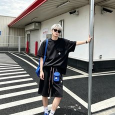 Moncler蒙家 2026春夏最新男女同款👫贸易订单休闲套装,全品相!!网红款!采用logo图案徽章设计!上身舒适透气 Moncler蒙家 2026春夏最新男女同款👫贸易订单休闲套装,全品相!!网红款!采用logo图案徽章设计!上身舒适透气