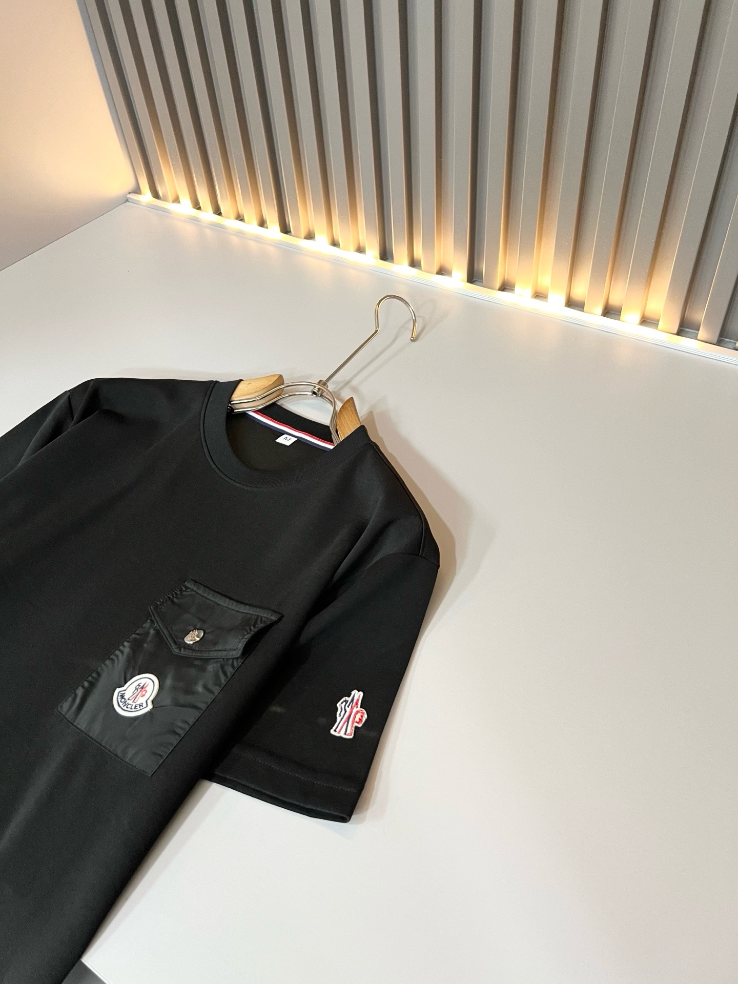 Moncler蒙家 2026春夏最新男女同款👫贸易订单休闲套装，全品相！！网红款！采用logo图案徽章设计！上身舒适透气