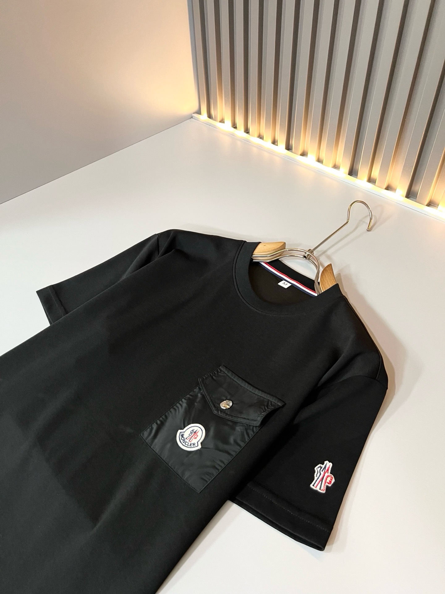 Moncler蒙家 2026春夏最新男女同款👫贸易订单休闲套装，全品相！！网红款！采用logo图案徽章设计！上身舒适透气