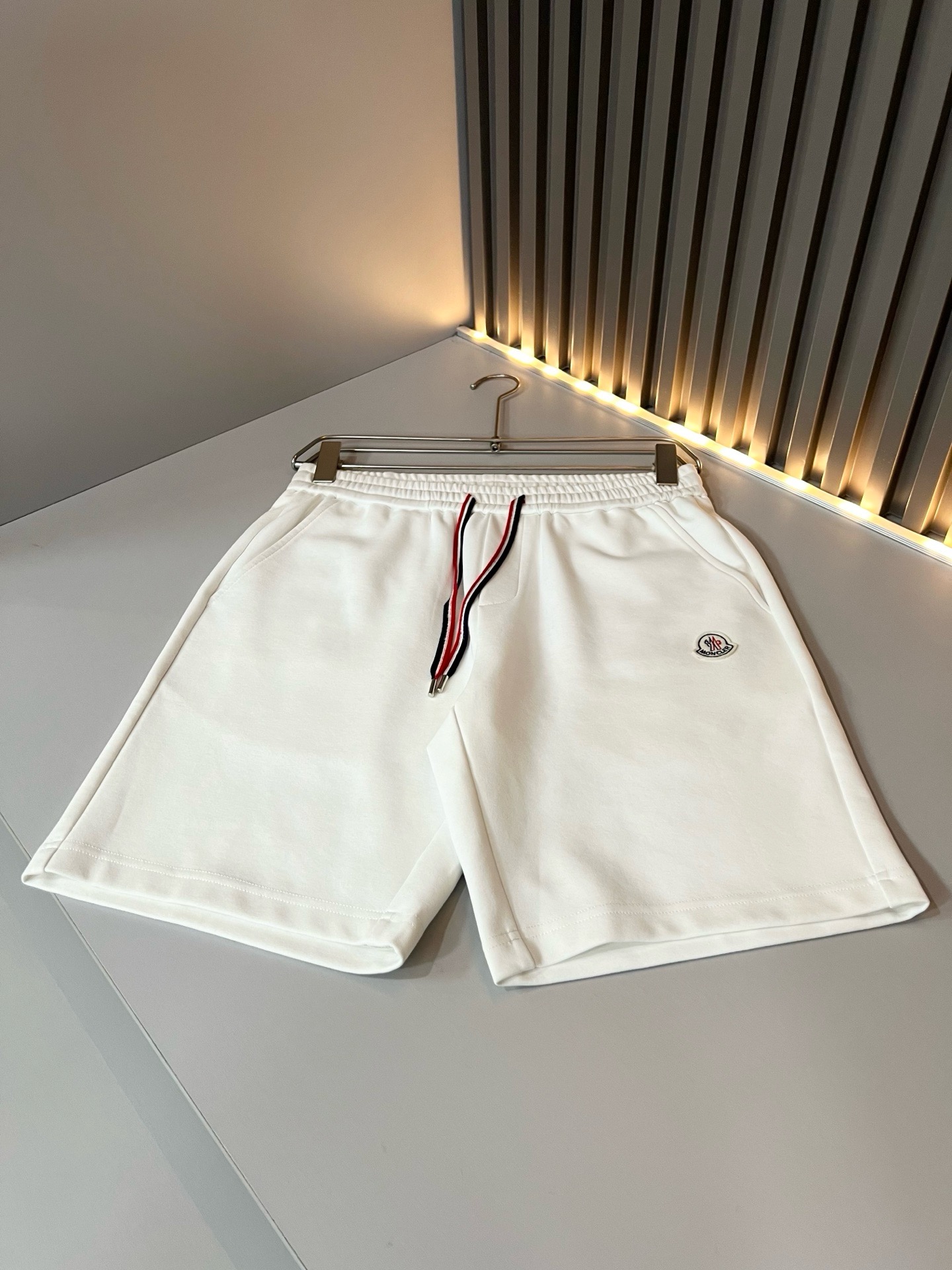 Moncler蒙家 2026春夏最新男女同款👫贸易订单休闲套装，全品相！！网红款！采用logo图案徽章设计！上身舒适透气