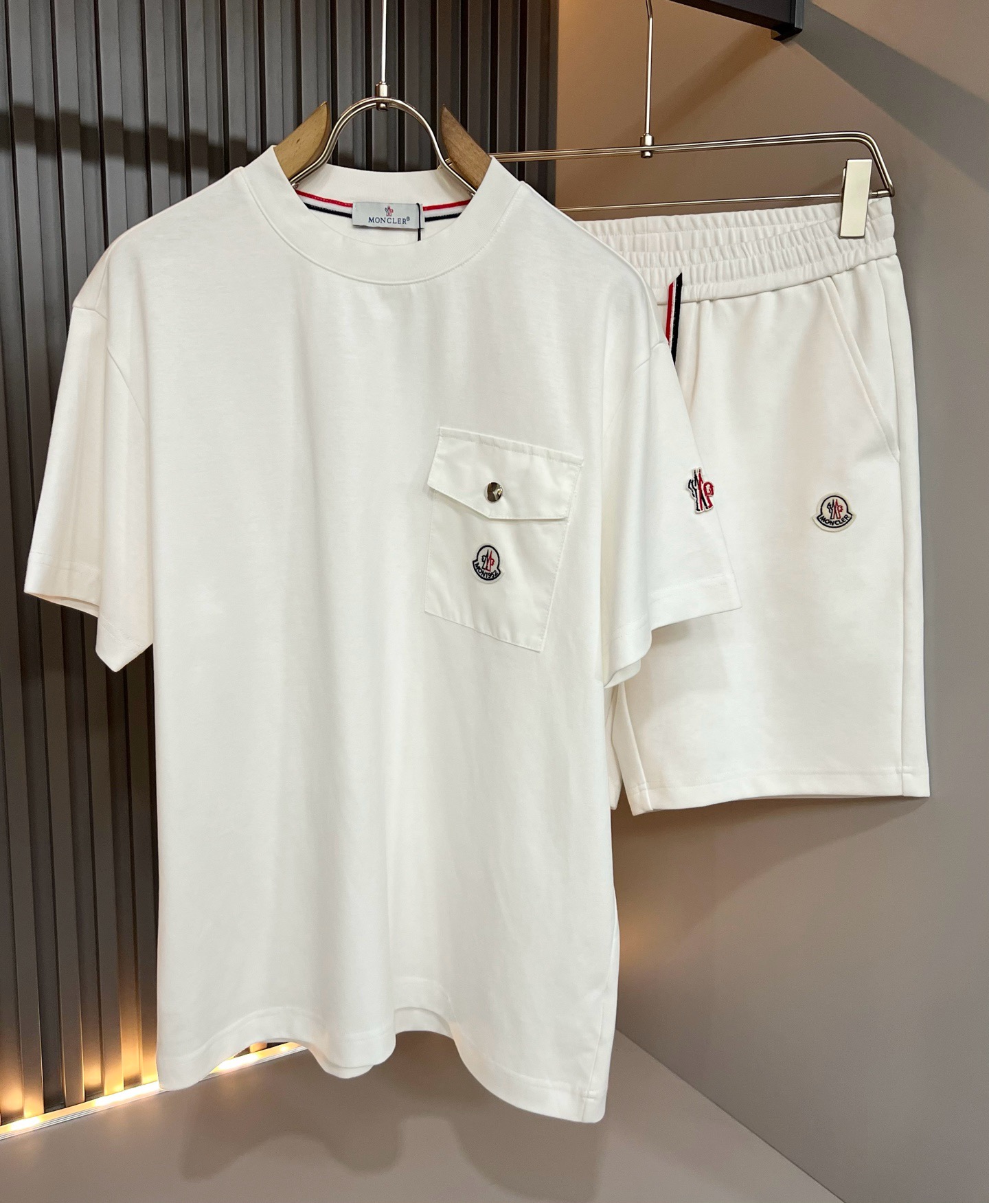 Moncler蒙家 2026春夏最新男女同款👫贸易订单休闲套装，全品相！！网红款！采用logo图案徽章设计！上身舒适透气