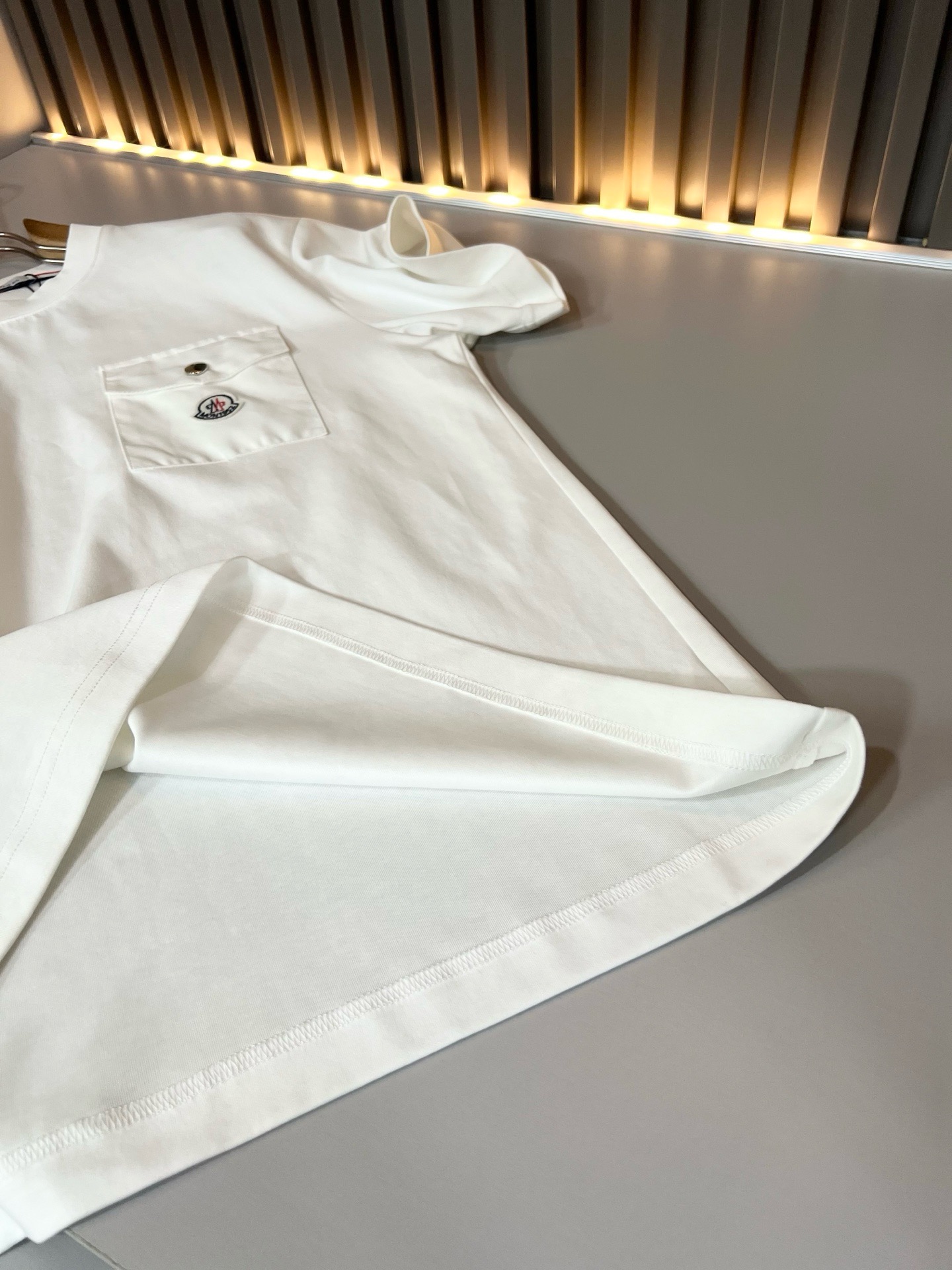 Moncler蒙家 2026春夏最新男女同款👫贸易订单休闲套装，全品相！！网红款！采用logo图案徽章设计！上身舒适透气
