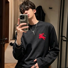 Bur*erry 巴*莉 2026秋冬新款男女同款短袖打底,品牌最新设计元素!既不单调也不复杂,恰到好处的展现品味!客供 Bur*erry 巴*莉 2026秋冬新款男女同款短袖打底,品牌最新设计元素!既不单调也不复杂,恰到好处的展现品味!客供