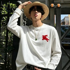 Bur*erry 巴*莉 2026秋冬新款男女同款短袖打底,品牌最新设计元素!既不单调也不复杂,恰到好处的展现品味!客供 Bur*erry 巴*莉 2026秋冬新款男女同款短袖打底,品牌最新设计元素!既不单调也不复杂,恰到好处的展现品味!客供