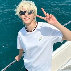 FEN*I 芬*迪2026秋冬新款FD家族FF男女同款👫打底衫,男女同款👫百搭极简短袖。意大利原厂订单,FD家族人气单品 FEN*I 芬*迪2026秋冬新款FD家族FF男女同款👫打底衫,男女同款👫百搭极简短袖。意大利原厂订单,FD家族人气单品
