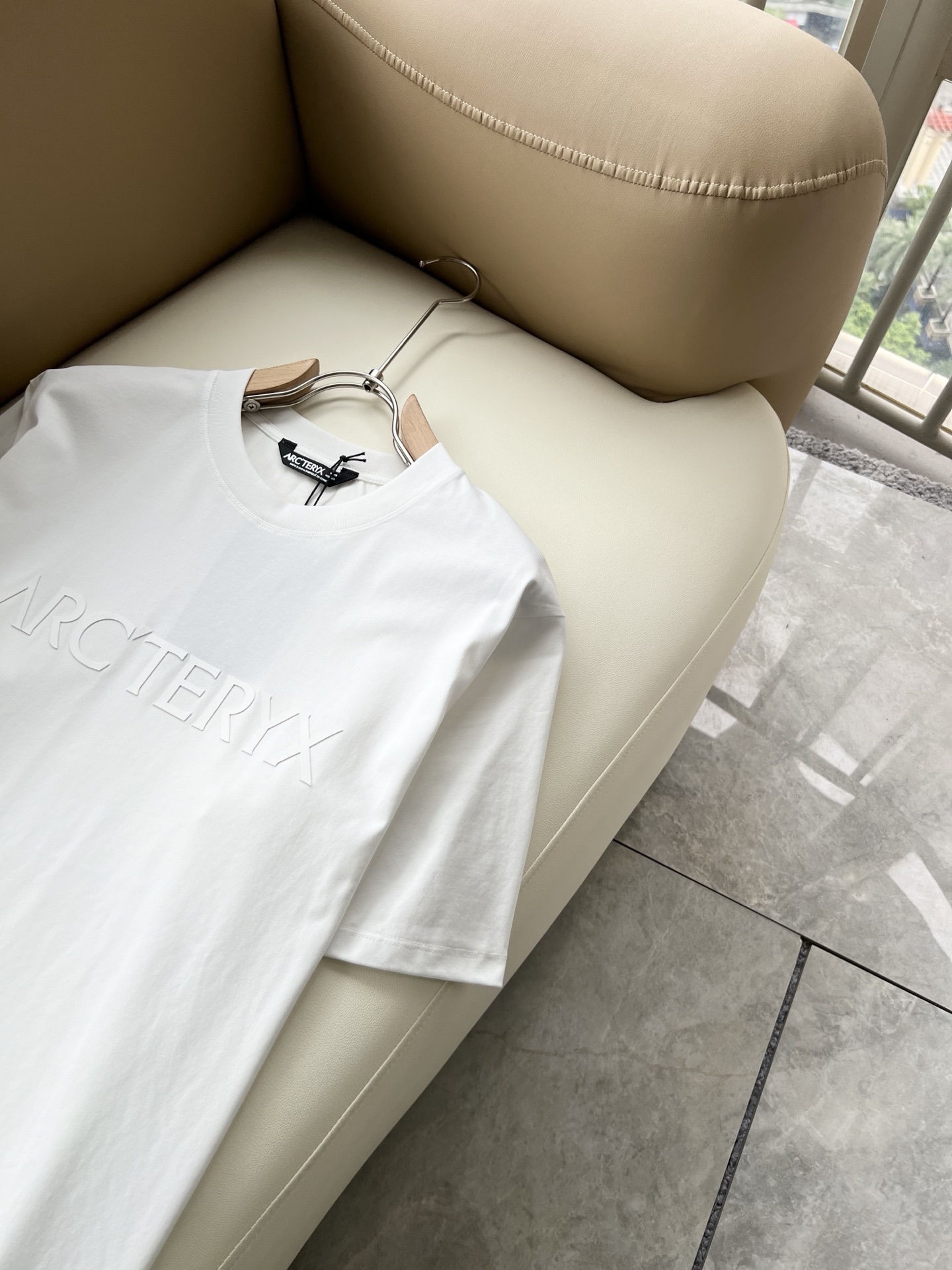 ARCTER*X始*祖鸟 2026春夏新款男女同款👫短袖T恤户外品牌可能大家第一想到的就是加拿大鹅、始祖鸟。给人一种标签 ARCTER*X始*祖鸟 2026春夏新款男女同款👫短袖T恤户外品牌可能大家第一想到的就是加拿大鹅、始祖鸟。给人一种标签