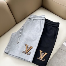 Louis Vuit*on路易*登 2026春夏男女同款👫logo休闲短裤,2026春夏新款男女同款休闲短裤上线了,又是 Louis Vuit*on路易*登 2026春夏男女同款👫logo休闲短裤,2026春夏新款男女同款休闲短裤上线了,又是