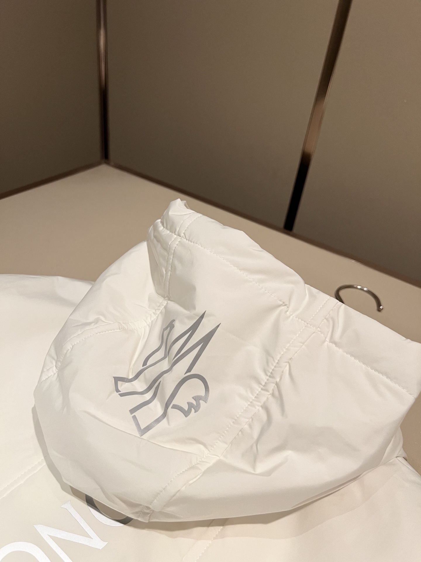 Monc*ler蒙*口 2026秋冬经典棉服夹克外套，都市时尚休闲款！设计原版logo五金配件，面料超软面料帅酷爆款夹克