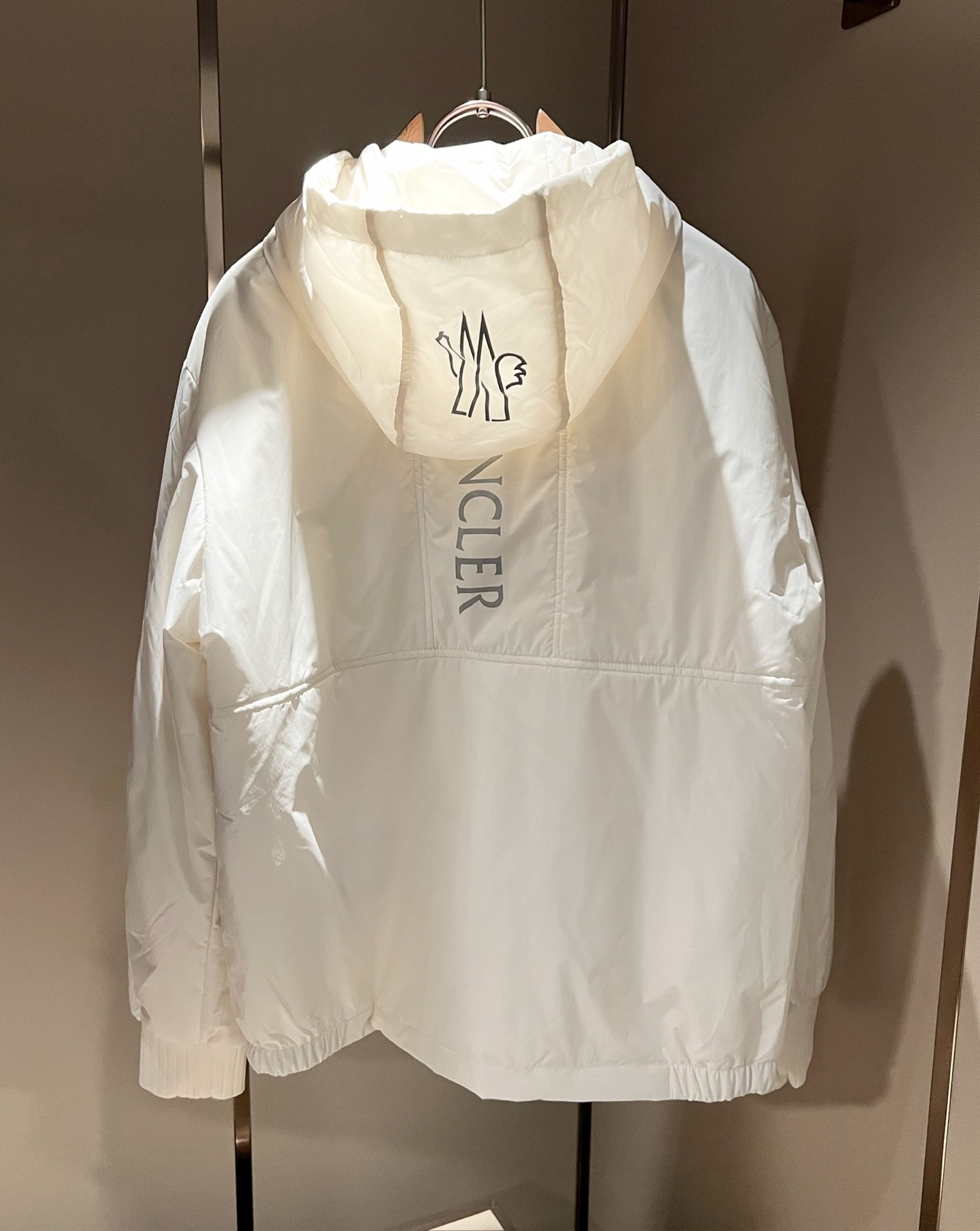 Monc*ler蒙*口 2026秋冬经典棉服夹克外套，都市时尚休闲款！设计原版logo五金配件，面料超软面料帅酷爆款夹克
