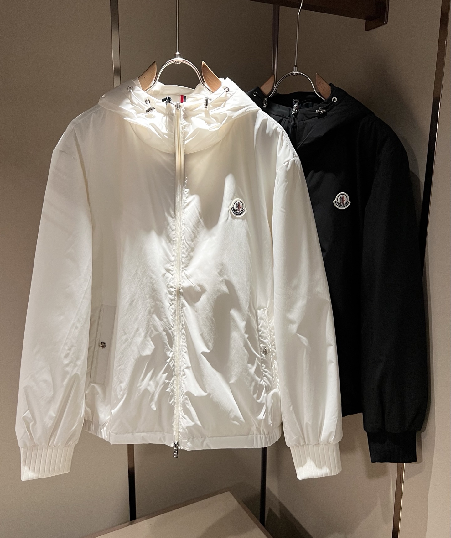 Monc*ler蒙*口 2026秋冬经典棉服夹克外套，都市时尚休闲款！设计原版logo五金配件，面料超软面料帅酷爆款夹克