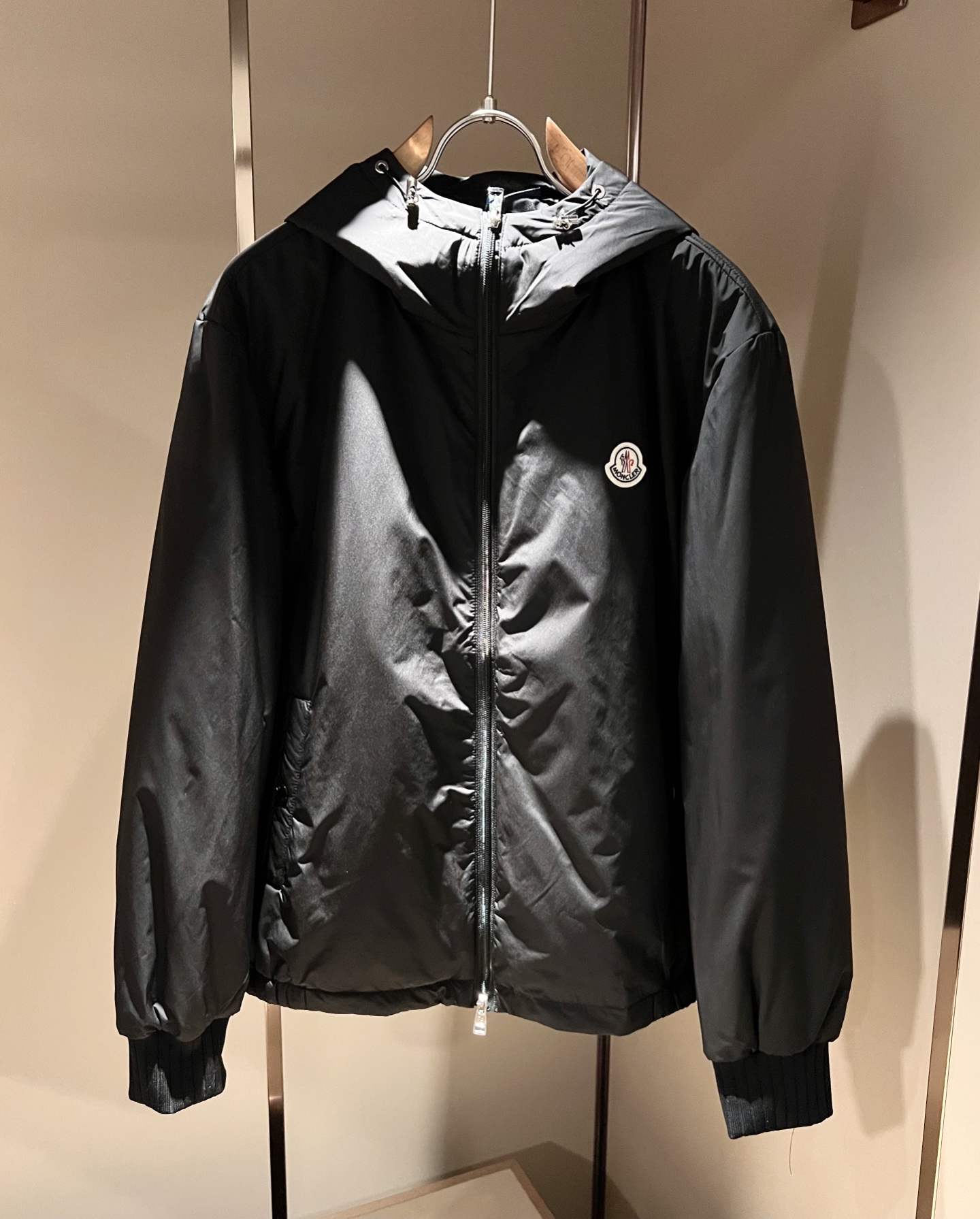 Monc*ler蒙*口 2026秋冬经典棉服夹克外套，都市时尚休闲款！设计原版logo五金配件，面料超软面料帅酷爆款夹克
