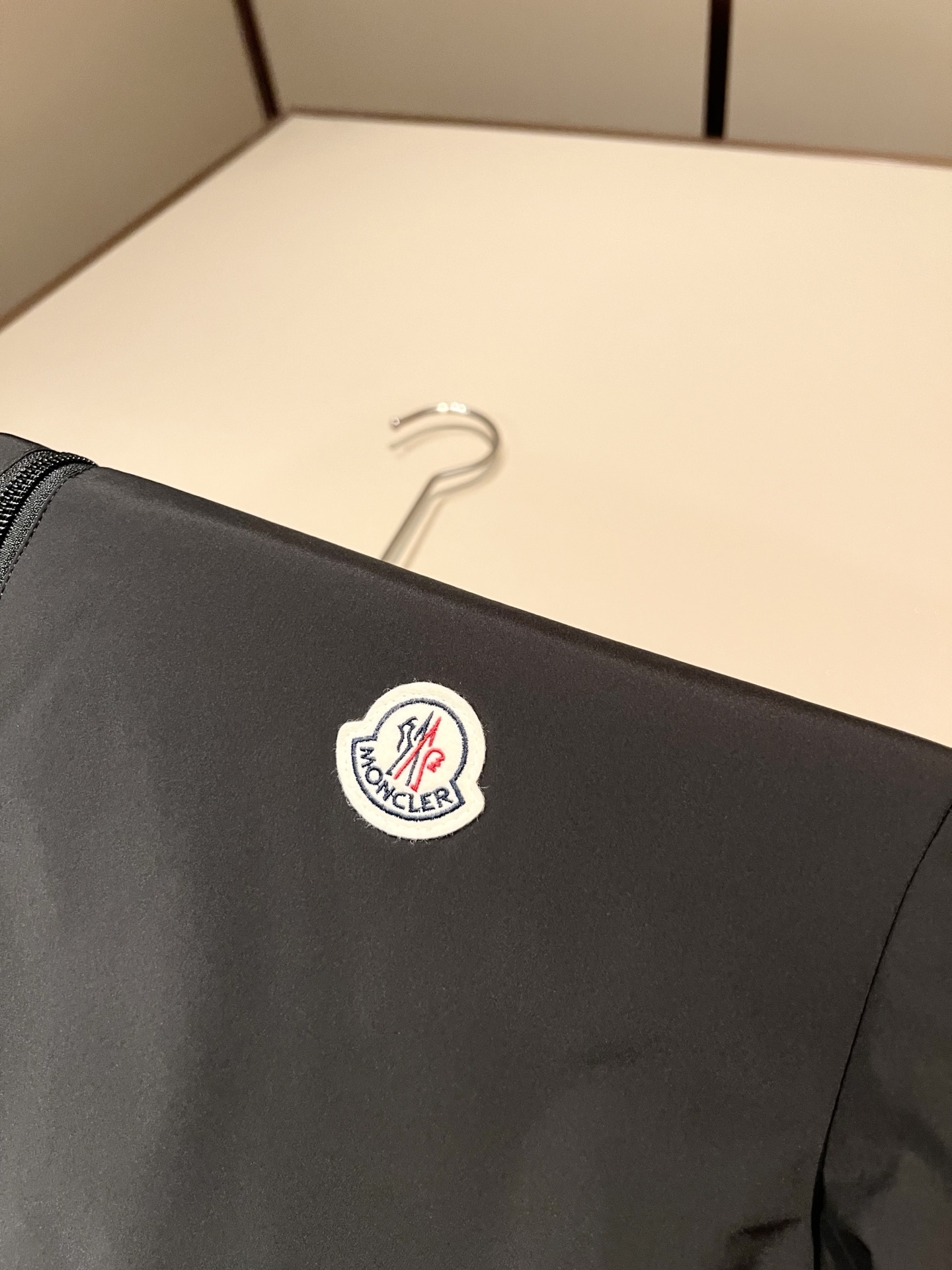 Monc*ler蒙*口 2026秋冬经典棉服夹克外套，都市时尚休闲款！设计原版logo五金配件，面料超软面料帅酷爆款夹克