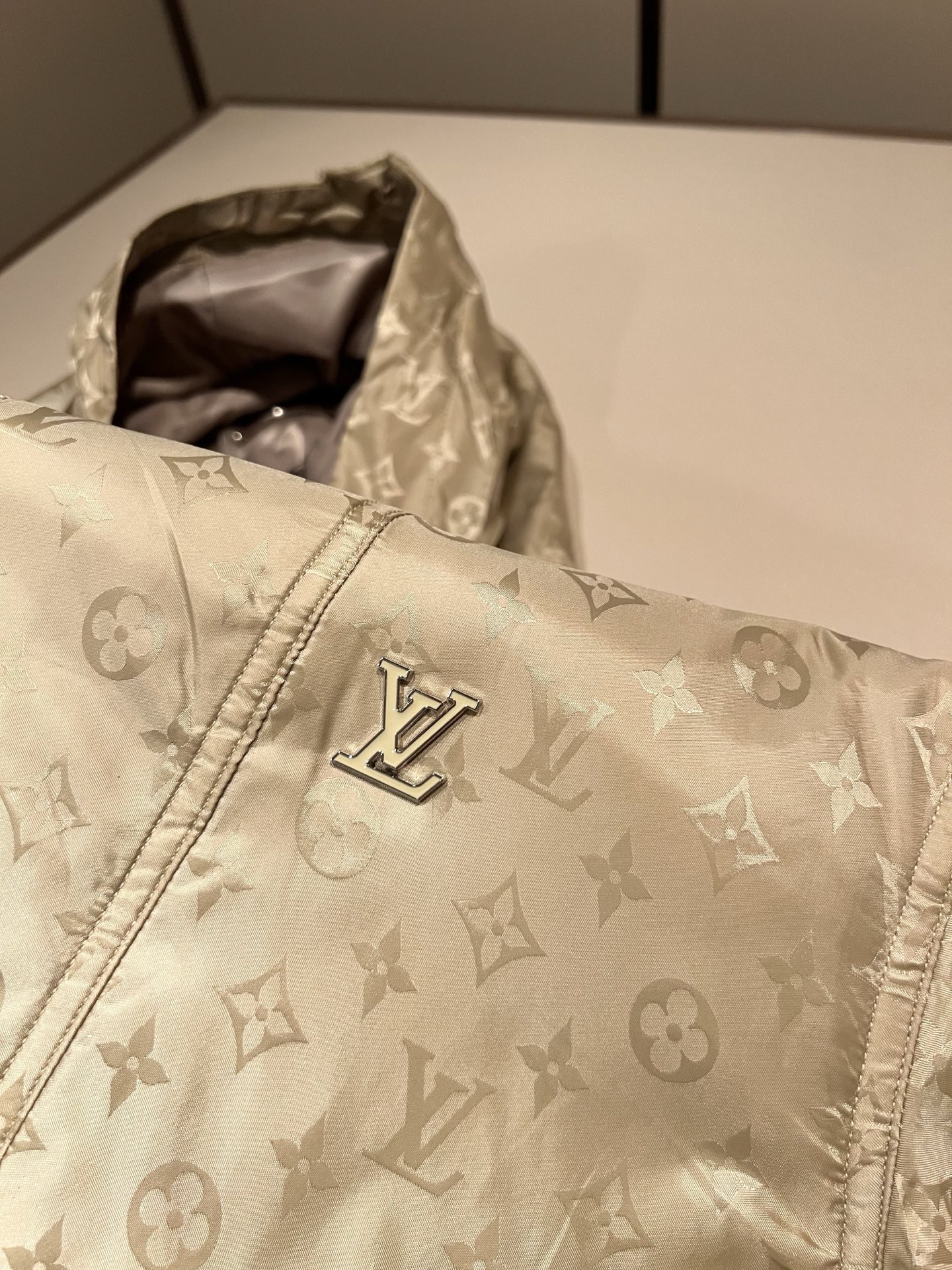 LouisVuitt*路易*登  2026秋冬新品最新款棉服夹克外套，贸易公司渠道，甚至到非常稀缺很难遇到，一件难求的高