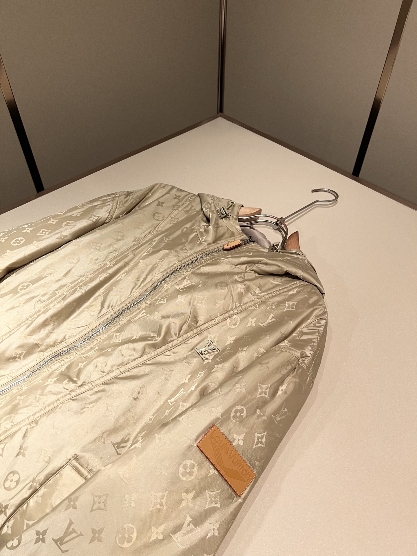 LouisVuitt*路易*登  2026秋冬新品最新款棉服夹克外套，贸易公司渠道，甚至到非常稀缺很难遇到，一件难求的高