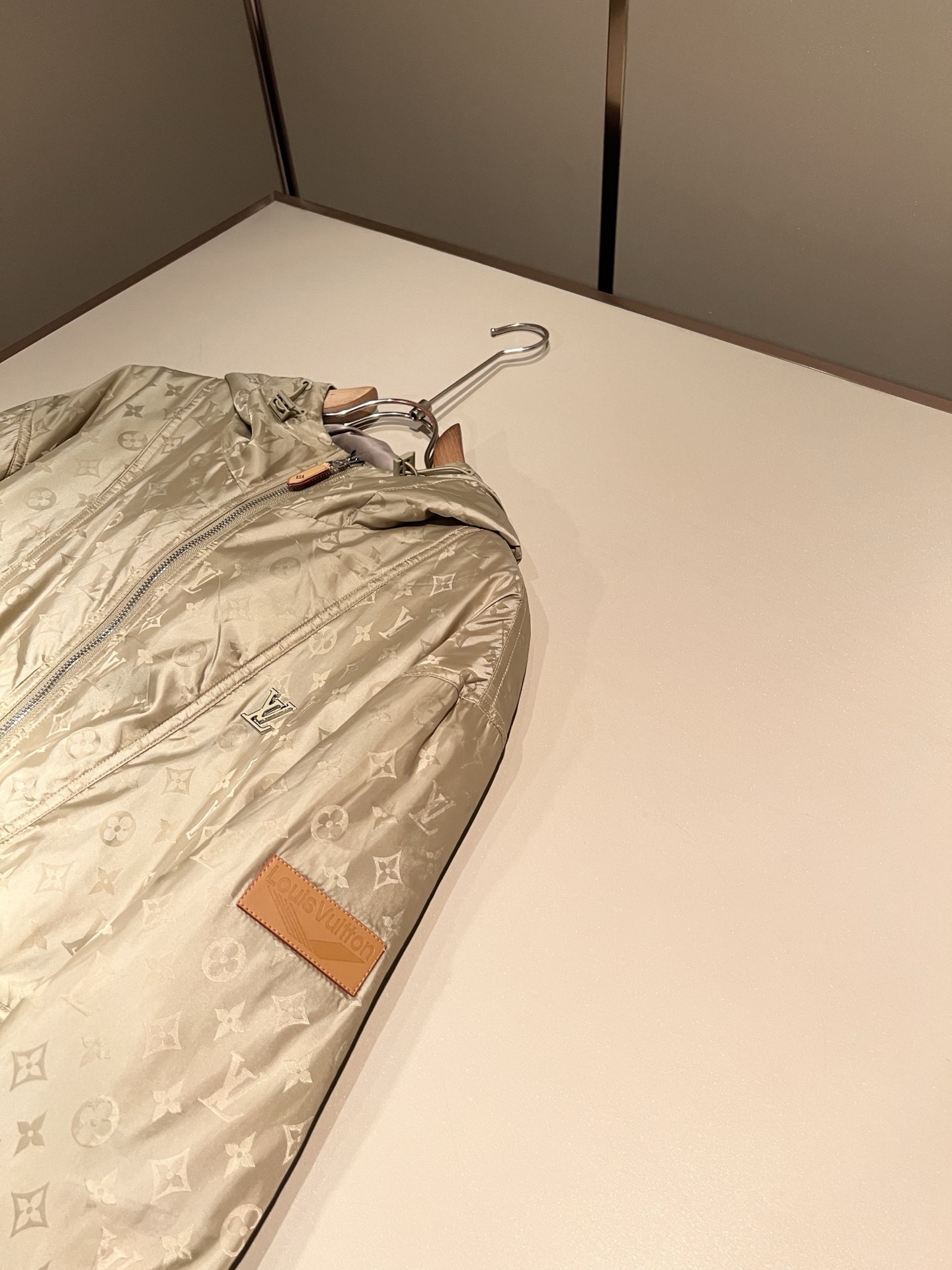 LouisVuitt*路易*登  2026秋冬新品最新款棉服夹克外套，贸易公司渠道，甚至到非常稀缺很难遇到，一件难求的高