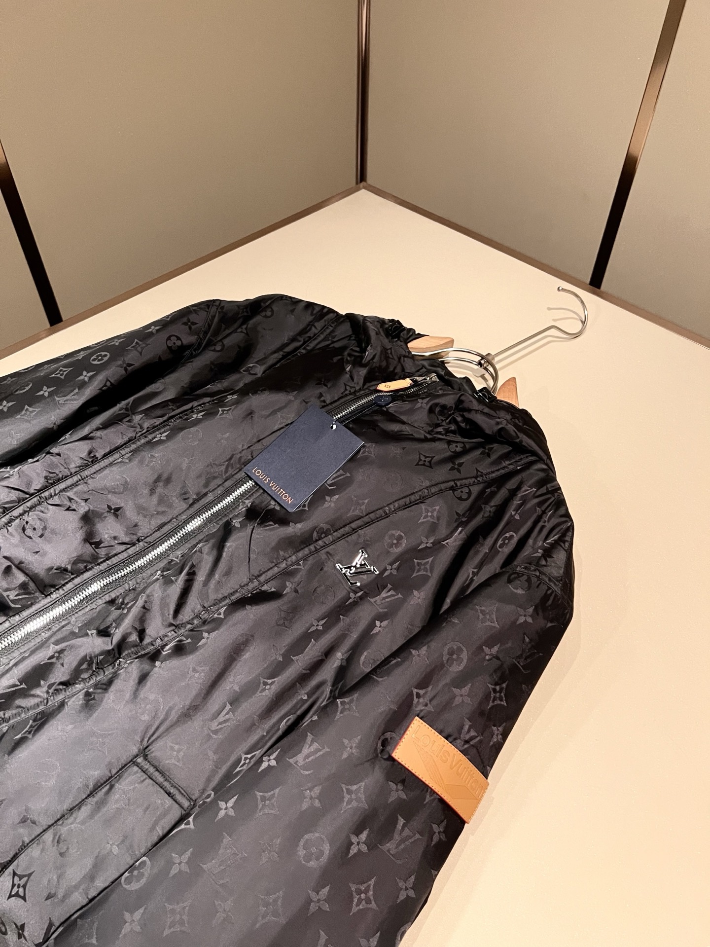 LouisVuitt*路易*登  2026秋冬新品最新款棉服夹克外套，贸易公司渠道，甚至到非常稀缺很难遇到，一件难求的高