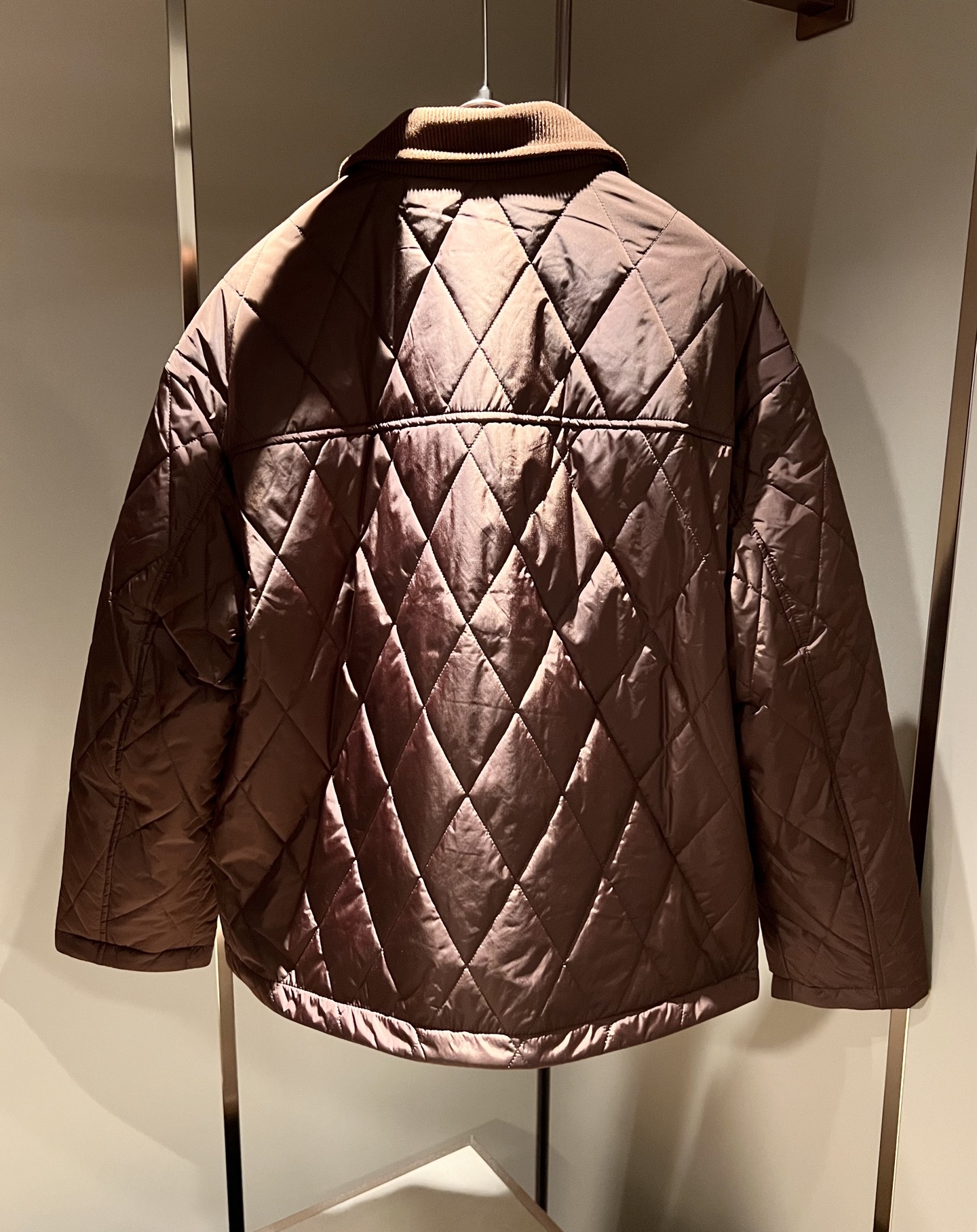 BURBER*Y巴*莉⚠️双面夹克！2026秋冬新品棉服夹克外套重磅来袭，最近比较火热的环保聚酯纤维记忆面料制作而成，高
