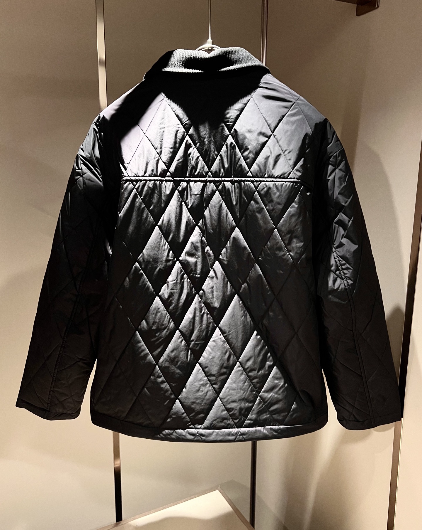 BURBER*Y巴*莉⚠️双面夹克！2026秋冬新品棉服夹克外套重磅来袭，最近比较火热的环保聚酯纤维记忆面料制作而成，高