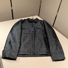 LouisVuitt*路易*登 2026秋冬新品最新款棉服夹克外套,贸易公司渠道,甚至到非常稀缺很难遇到,一件难求的高 LouisVuitt*路易*登 2026秋冬新品最新款棉服夹克外套,贸易公司渠道,甚至到非常稀缺很难遇到,一件难求的高