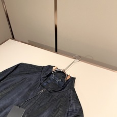 FEN*I 芬*迪 2026秋冬新款男士夹克外套,意大利原厂订单,FD家族人气单品,代表性十足,规格感十足的精品,所有F FEN*I 芬*迪 2026秋冬新款男士夹克外套,意大利原厂订单,FD家族人气单品,代表性十足,规格感十足的精品,所有F