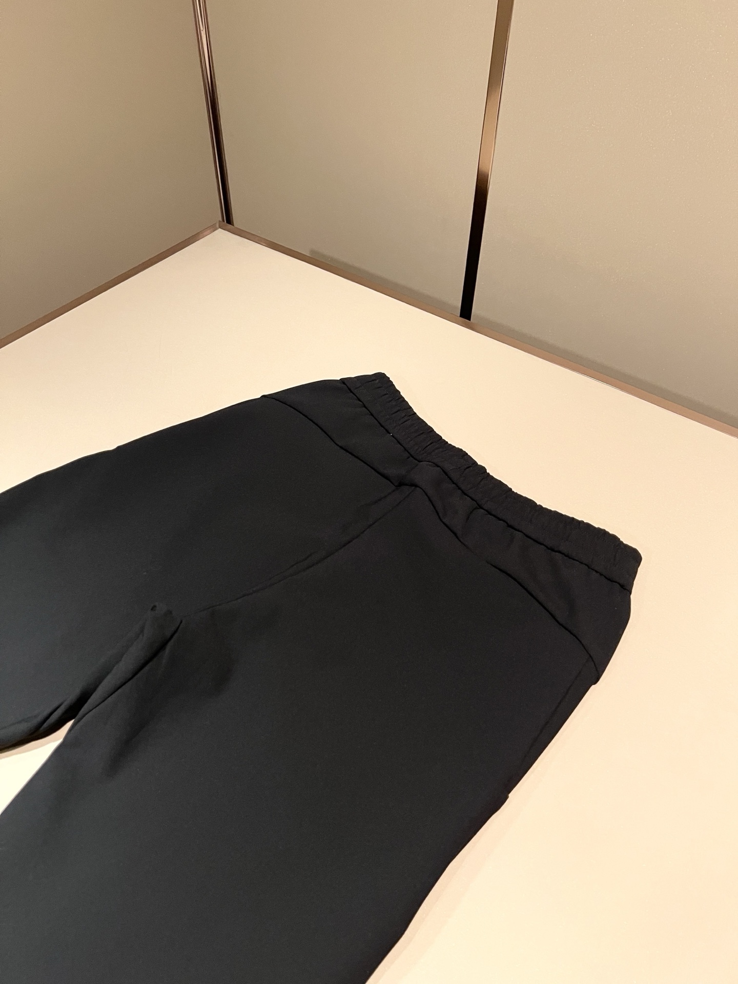 迪桑特DESCENTE,2026秋季新款休闲裤,自1935年荣耀至今的专业运动品牌。80余年来,始终坚持“Design 迪桑特DESCENTE,2026秋季新款休闲裤,自1935年荣耀至今的专业运动品牌。80余年来,始终坚持“Design