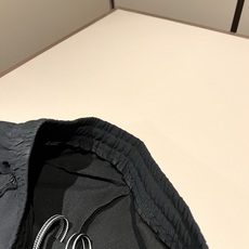 ARCTER*X始*祖鸟 2026秋冬新款休闲运动风格休闲裤,户外品牌可能大家第一想到的就是加拿大鹅、始祖鸟。给人一种标 ARCTER*X始*祖鸟 2026秋冬新款休闲运动风格休闲裤,户外品牌可能大家第一想到的就是加拿大鹅、始祖鸟。给人一种标