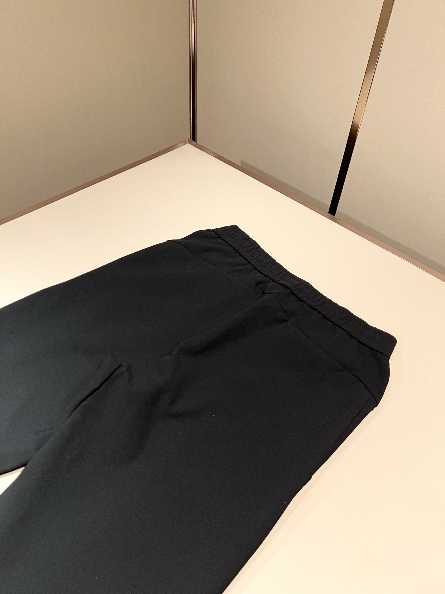 ARCTER*X始*祖鸟 2026秋冬新款休闲运动风格休闲裤,户外品牌可能大家第一想到的就是加拿大鹅、始祖鸟。给人一种标 ARCTER*X始*祖鸟 2026秋冬新款休闲运动风格休闲裤,户外品牌可能大家第一想到的就是加拿大鹅、始祖鸟。给人一种标