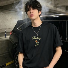 BURBER*Y巴*莉2026春夏新品男女同款👫短袖T恤,重磅来袭,最近比较火热的环保纯棉面料制作而成,高端户外运动休闲 BURBER*Y巴*莉2026春夏新品男女同款👫短袖T恤,重磅来袭,最近比较火热的环保纯棉面料制作而成,高端户外运动休闲