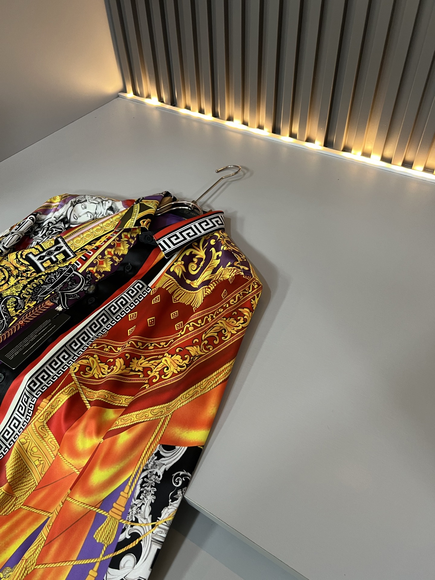 VERS*CE/范*哲  2026春夏新品原单长袖衬衣，VERS*CE/范*哲  贸易公司渠道 产品 值的推荐 ，全景印