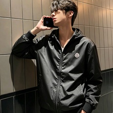 Monc*ler蒙*口 2026秋冬经典棉服夹克外套,都市时尚休闲款!设计原版logo五金配件,面料超软面料帅酷爆款夹克 Monc*ler蒙*口 2026秋冬经典棉服夹克外套,都市时尚休闲款!设计原版logo五金配件,面料超软面料帅酷爆款夹克