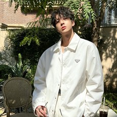 PRAD*A普*达2026秋冬新款男士夹克外套,最新款全网独家首上!!~既经典有时尚百搭,谁不爱啊,将经典再次展现,非常 PRAD*A普*达2026秋冬新款男士夹克外套,最新款全网独家首上!!~既经典有时尚百搭,谁不爱啊,将经典再次展现,非常