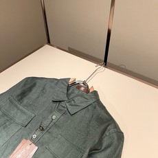 Loro Piana诺悠翩雅 2026春夏男士最新的贸易订单翻领衬衣,全品相!!采用logo刺绣图案设计!上身舒适透气, Loro Piana诺悠翩雅 2026春夏男士最新的贸易订单翻领衬衣,全品相!!采用logo刺绣图案设计!上身舒适透气,