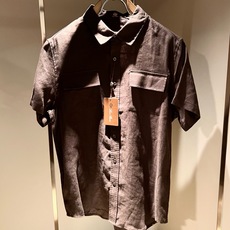 Loro Piana诺悠翩雅 2026春夏男士最新的贸易订单翻领衬衣,全品相!!采用logo刺绣图案设计!上身舒适透气, Loro Piana诺悠翩雅 2026春夏男士最新的贸易订单翻领衬衣,全品相!!采用logo刺绣图案设计!上身舒适透气,