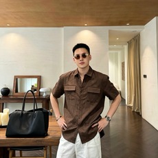 Loro Piana诺悠翩雅 2026春夏男士最新的贸易订单翻领衬衣,全品相!!采用logo刺绣图案设计!上身舒适透气, Loro Piana诺悠翩雅 2026春夏男士最新的贸易订单翻领衬衣,全品相!!采用logo刺绣图案设计!上身舒适透气,