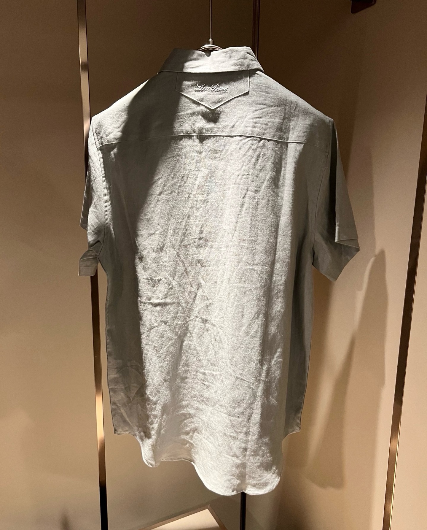 Loro Piana诺悠翩雅 2026春夏男士最新的贸易订单翻领衬衣,全品相!!采用logo刺绣图案设计!上身舒适透气, Loro Piana诺悠翩雅 2026春夏男士最新的贸易订单翻领衬衣,全品相!!采用logo刺绣图案设计!上身舒适透气,