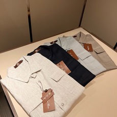 Loro Piana诺悠翩雅 2026春夏男士最新的贸易订单翻领衬衣,全品相!!采用logo刺绣图案设计!上身舒适透气, Loro Piana诺悠翩雅 2026春夏男士最新的贸易订单翻领衬衣,全品相!!采用logo刺绣图案设计!上身舒适透气,