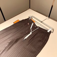 HERM*S 爱*仕 2026春夏男士高端棉麻休闲裤 海外贸易公司渠道订单 !男士休闲修身直筒休闲裤!上海恒隆店在售 HERM*S 爱*仕 2026春夏男士高端棉麻休闲裤 海外贸易公司渠道订单 !男士休闲修身直筒休闲裤!上海恒隆店在售