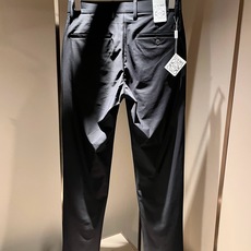 LO*WE/罗*威2026春夏新品男士时装款高端休闲西裤裤,香港洋行渠道货,日本原厂出品,纯血统品质,完美延续了LOE* LO*WE/罗*威2026春夏新品男士时装款高端休闲西裤裤,香港洋行渠道货,日本原厂出品,纯血统品质,完美延续了LOE*