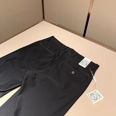LO*WE/罗*威2026春夏新品男士时装款高端休闲西裤裤,香港洋行渠道货,日本原厂出品,纯血统品质,完美延续了LOE* LO*WE/罗*威2026春夏新品男士时装款高端休闲西裤裤,香港洋行渠道货,日本原厂出品,纯血统品质,完美延续了LOE*