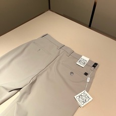 LO*WE/罗*威2026春夏新品男士时装款高端休闲西裤裤,香港洋行渠道货,日本原厂出品,纯血统品质,完美延续了LOE* LO*WE/罗*威2026春夏新品男士时装款高端休闲西裤裤,香港洋行渠道货,日本原厂出品,纯血统品质,完美延续了LOE*