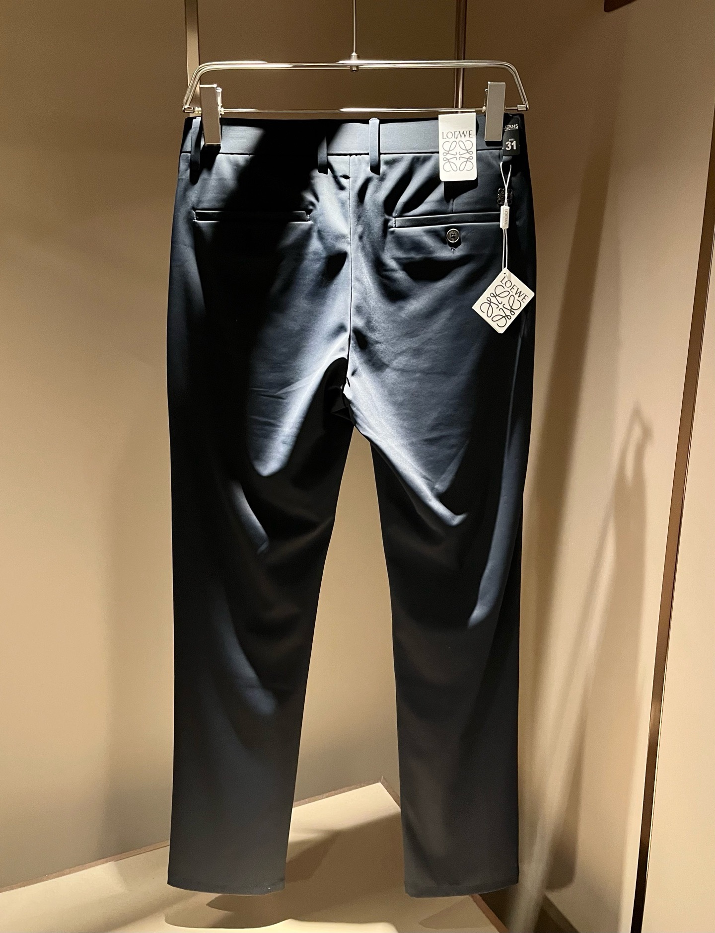 LO*WE/罗*威2026春夏新品男士时装款高端休闲西裤裤，香港洋行渠道货，日本原厂出品，纯血统品质，完美延续了LOE*
