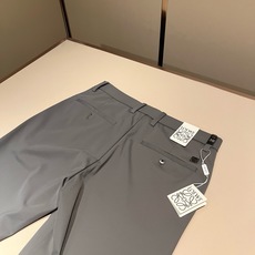 LO*WE/罗*威2026春夏新品男士时装款高端休闲西裤裤,香港洋行渠道货,日本原厂出品,纯血统品质,完美延续了LOE* LO*WE/罗*威2026春夏新品男士时装款高端休闲西裤裤,香港洋行渠道货,日本原厂出品,纯血统品质,完美延续了LOE*