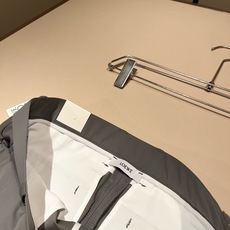 LO*WE/罗*威2026春夏新品男士时装款高端休闲西裤裤,香港洋行渠道货,日本原厂出品,纯血统品质,完美延续了LOE* LO*WE/罗*威2026春夏新品男士时装款高端休闲西裤裤,香港洋行渠道货,日本原厂出品,纯血统品质,完美延续了LOE*