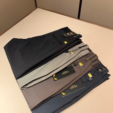FEN*I 芬*迪2026春夏新款FD休闲小直筒西裤!意大利原厂订单,FD家族人气单品,代表性十足,规格感十足的精品,所 FEN*I 芬*迪2026春夏新款FD休闲小直筒西裤!意大利原厂订单,FD家族人气单品,代表性十足,规格感十足的精品,所